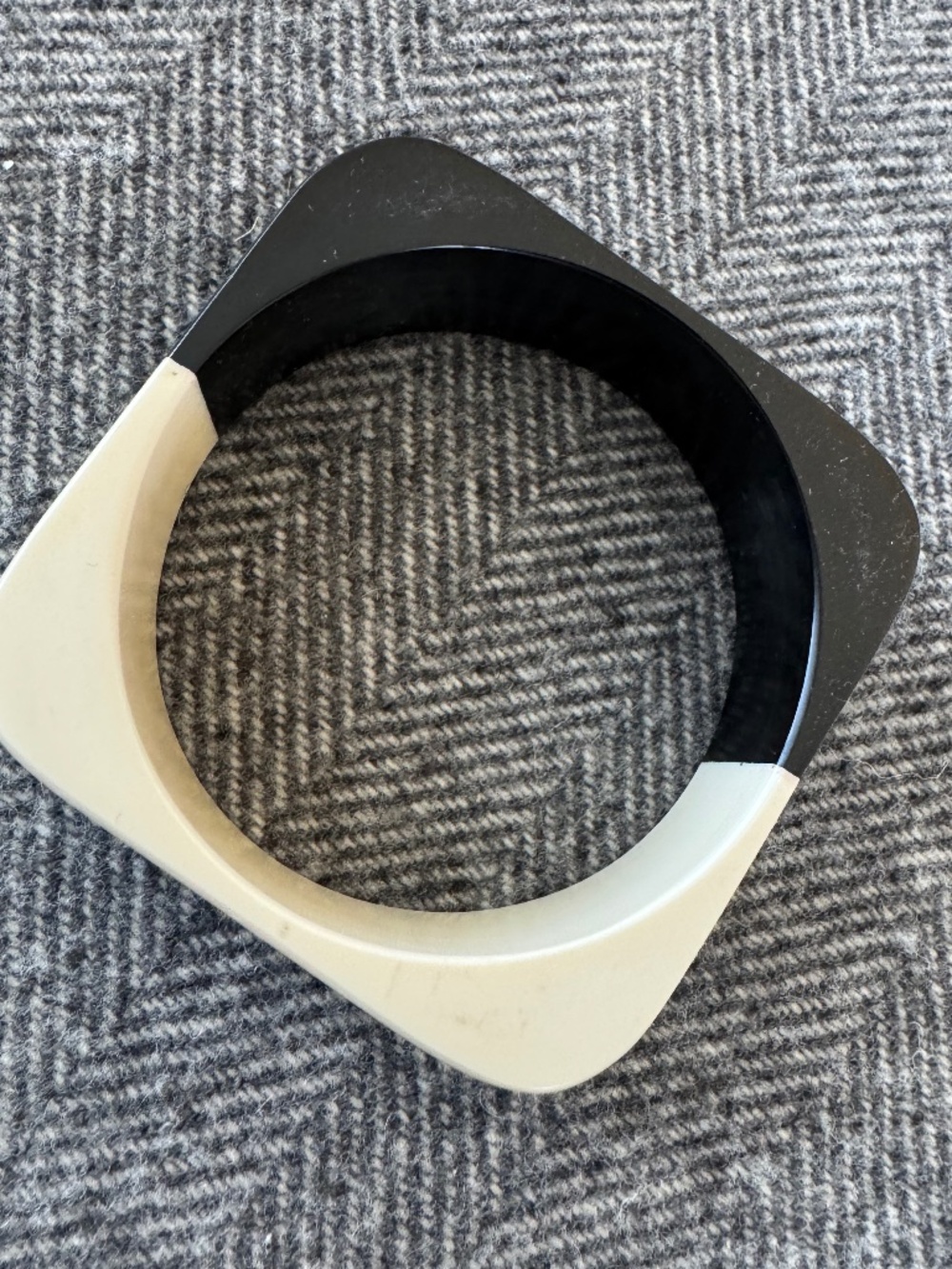 NEW (NWOT) ROOST, BLACK AND CREAM BANGLE BRACELET - STYLE 1